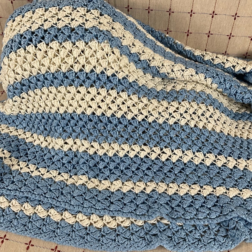 Beautiful & Delicate Vintage Handmade Crochet Blue & White Striped Blanket - Picture 5 of 6